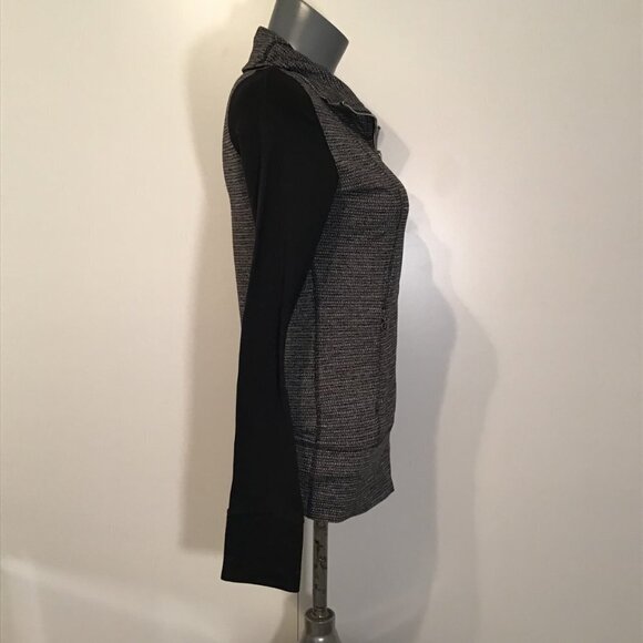Lululemon Daily Yoga Jacket Reversible Slub Denim Polar Haze/Black Size 2 - Picture 4 of 14